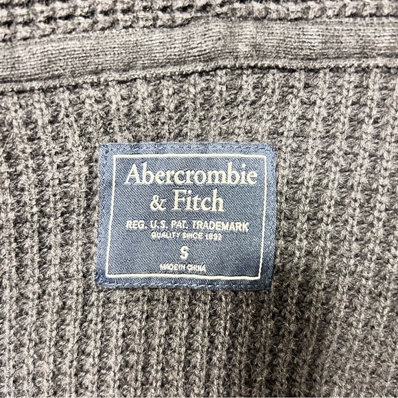 Abercrombie & Fitch Gray Knit Sweater SZ S - Picture 4 of 4
